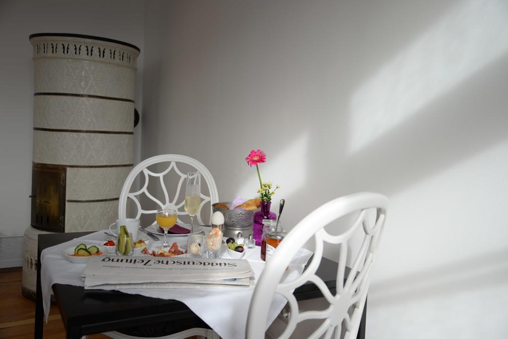 קרלסבאד Alte Apotheke Bed & Breakfast מראה חיצוני תמונה